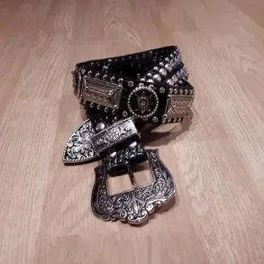 Wildfire B�lte med conchos - Black 30